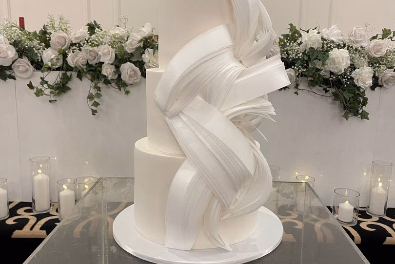 LazyCakes by Lauren - Wedding Cakes in Officer