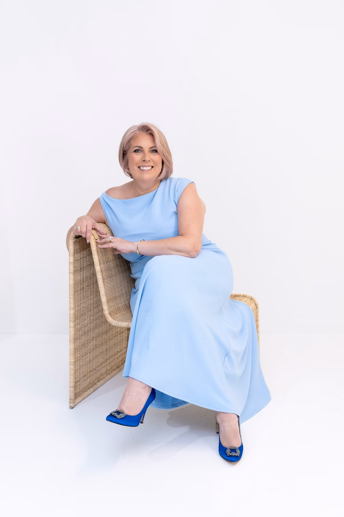 Lyndal Johnston The Travelling Celebrant - Marriage Celebrant in Cardiff South