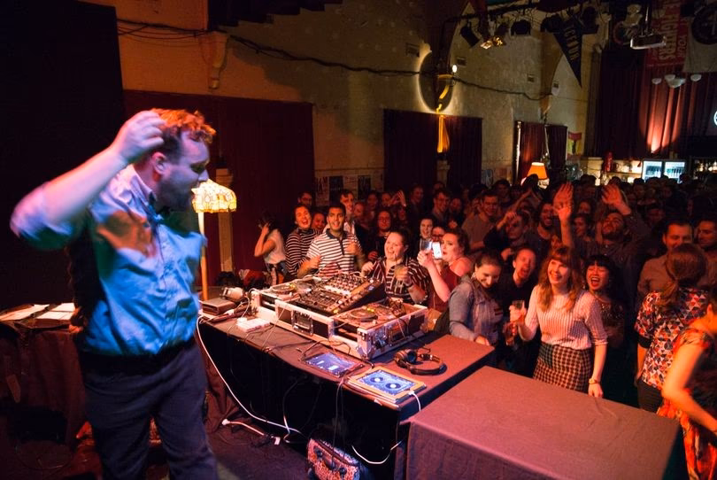 DJ Andrew McClelland - Wedding Music in Coburg